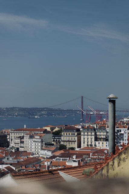 Lissabon mit brücke