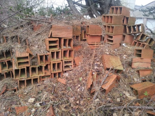 clay heating ducts? found Castlehill Carluke and believed to be a product of Milton Brick Works Carluke