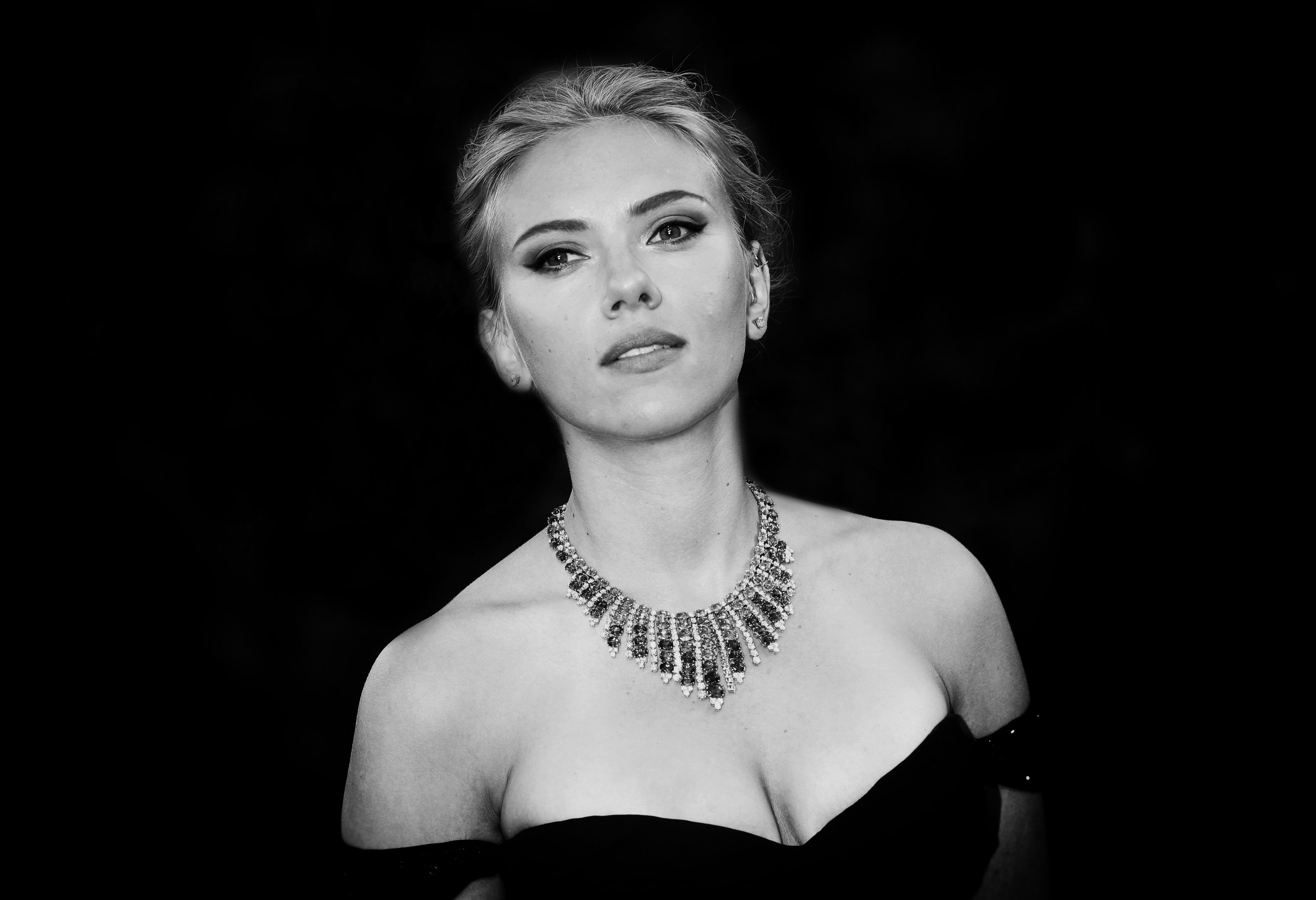 Lire la suite à propos de l’article Portrait de Scarlett Johansson – The Girl Next Door