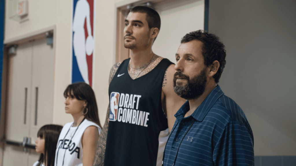 Critique « Le Haut du Panier » (2022) : Une ascension NBA par Adam Sandler - ScreenTune