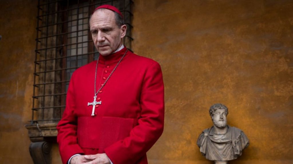 Critique « Conclave » (2024) : Manigances au Vatican - ScreenTune