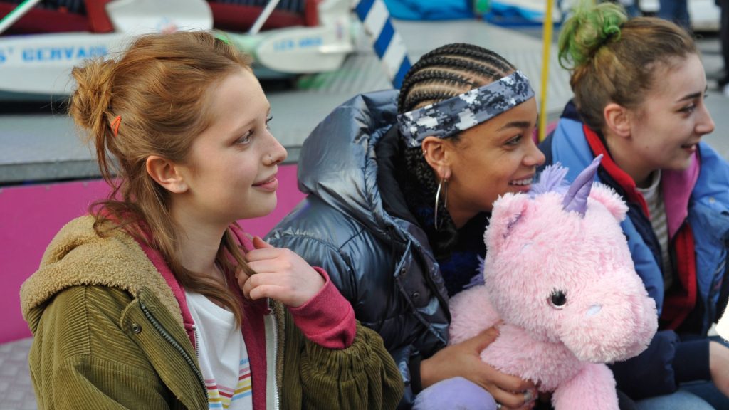 Critique « LES FILLES DU CIEL » (2026): Jeunes femmes dans la débrouille ! - ScreenTune