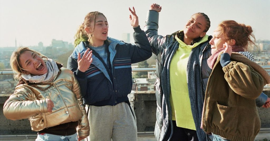 Critique « LES FILLES DU CIEL » (2026): Jeunes femmes dans la débrouille ! - ScreenTune