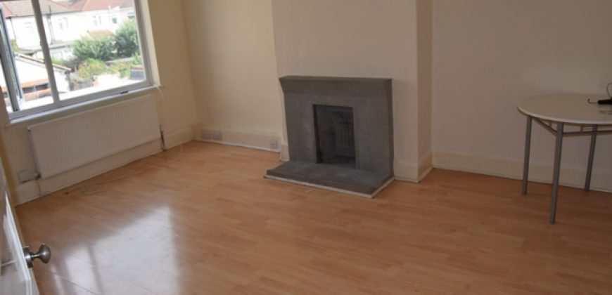 2 Bedroom Flat, 44 Whalebone Ln South, Dagenham