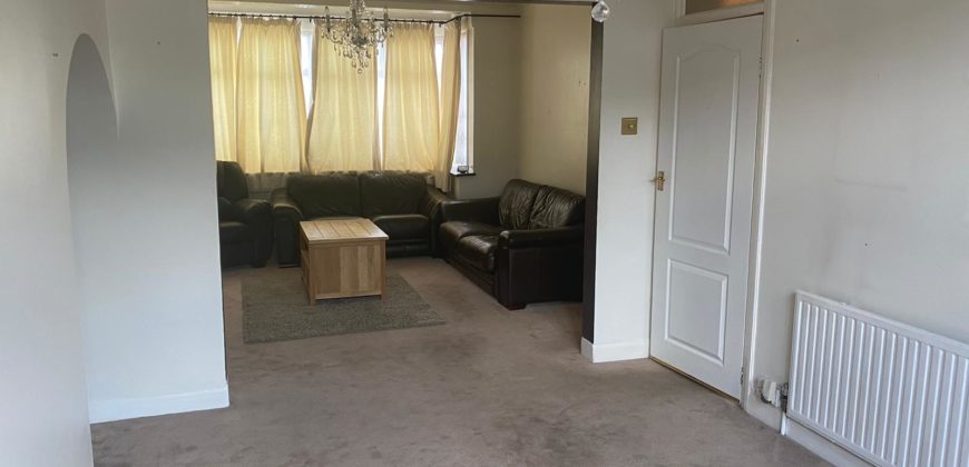 3 Bedroom end of terrace house, Mount Road, Dagenham, RM8