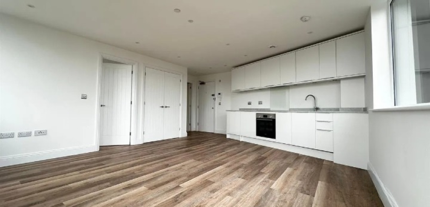 Luxury New-Build | 1-Bed Apartment with Co-Working & Games Room