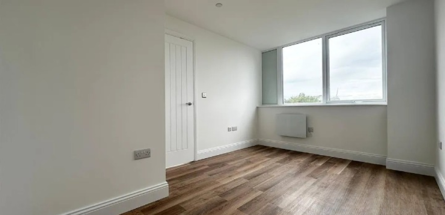 Luxury New-Build | 1-Bed Apartment with Co-Working & Games Room