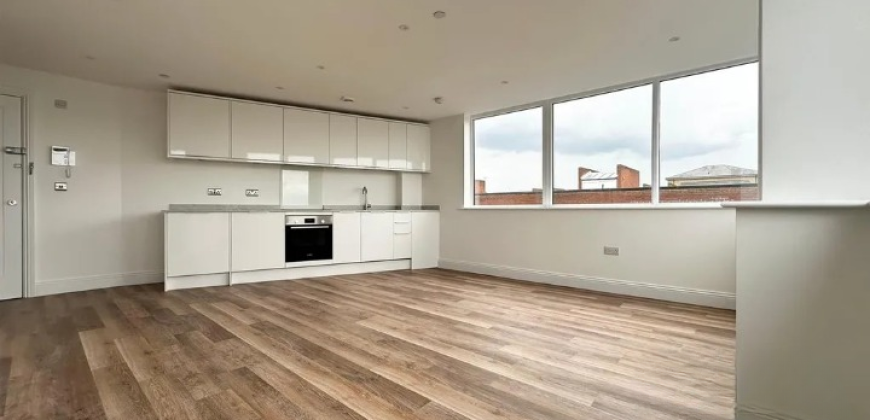 Luxury New-Build | 1-Bed Apartment with Co-Working & Games Room
