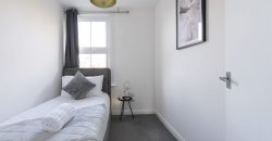 4-Bed Maidstone House Sleeps 8 | Near East Station