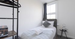 4-Bed Maidstone House Sleeps 8 | Near East Station