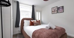 4-Bed Maidstone House Sleeps 8 | Near East Station