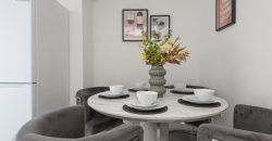 4-Bed Maidstone House Sleeps 8 | Near East Station
