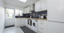 4-Bed Maidstone House Sleeps 8 | Near East Station