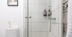 4-Bed Maidstone House Sleeps 8 | Near East Station