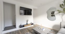 4-Bed Maidstone House Sleeps 8 | Near East Station