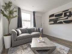 4-Bed Maidstone House Sleeps 8 | Near East Station