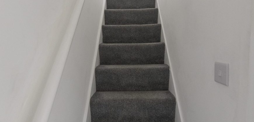 4-Bed Maidstone House Sleeps 8 | Near East Station
