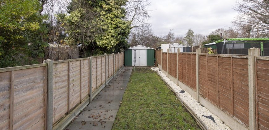 4-Bed Maidstone House Sleeps 8 | Near East Station