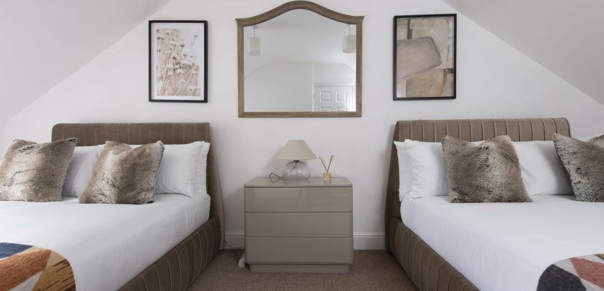 Lush 2 Bed Home I Free Parking I Near Chatham Dock