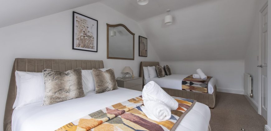 Lush 2 Bed Home I Free Parking I Near Chatham Dock