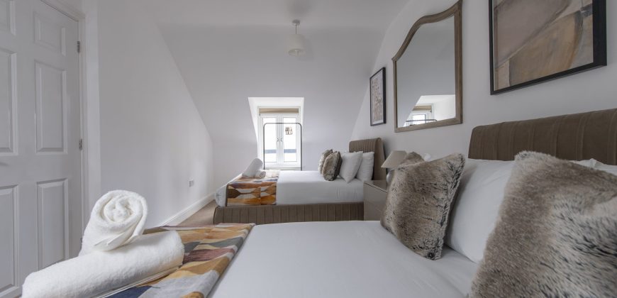 Lush 2 Bed Home I Free Parking I Near Chatham Dock