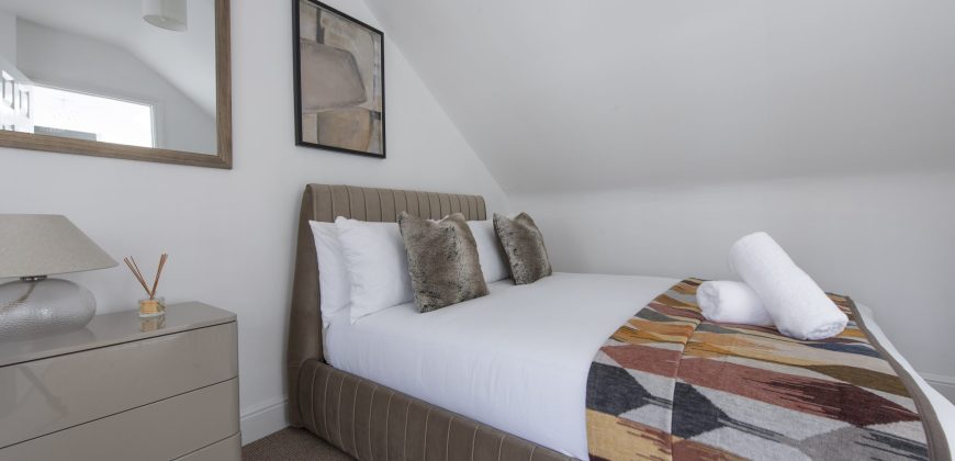 Lush 2 Bed Home I Free Parking I Near Chatham Dock