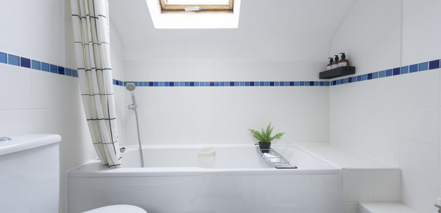 Lush 2 Bed Home I Free Parking I Near Chatham Dock