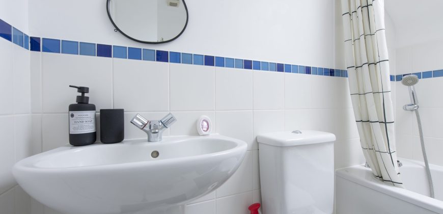 Lush 2 Bed Home I Free Parking I Near Chatham Dock