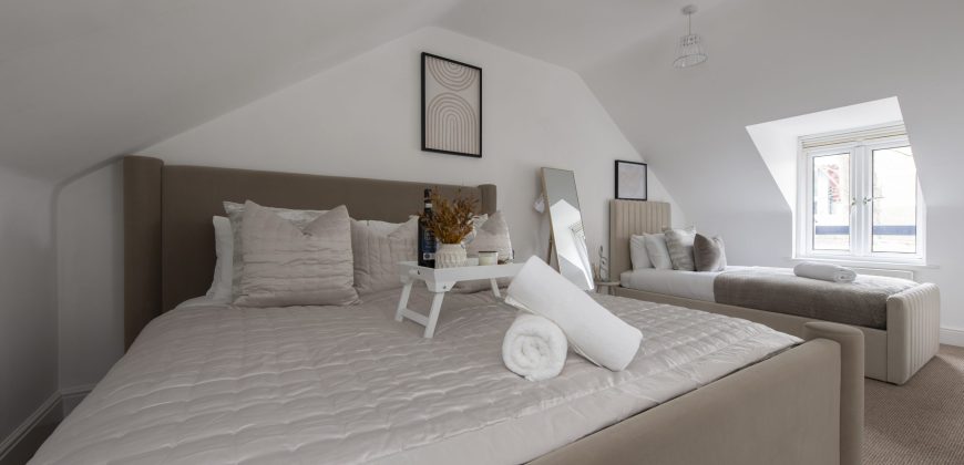 Lush 2 Bed Home I Free Parking I Near Chatham Dock