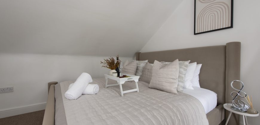 Lush 2 Bed Home I Free Parking I Near Chatham Dock