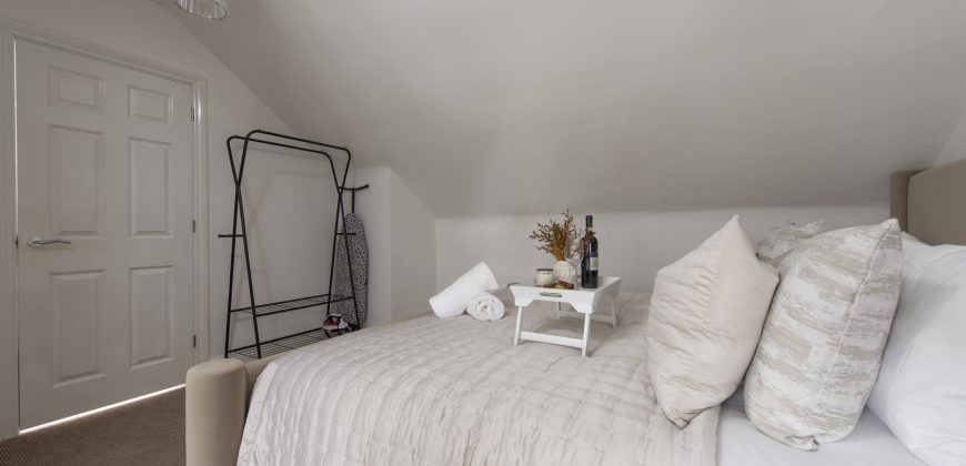 Lush 2 Bed Home I Free Parking I Near Chatham Dock