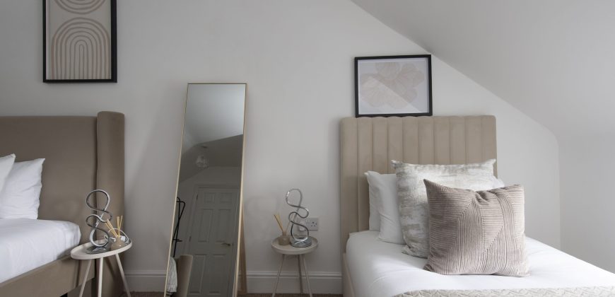 Lush 2 Bed Home I Free Parking I Near Chatham Dock