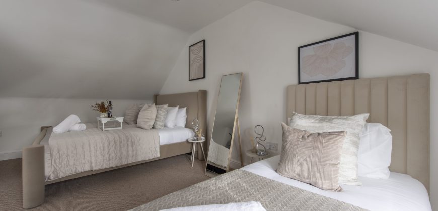 Lush 2 Bed Home I Free Parking I Near Chatham Dock