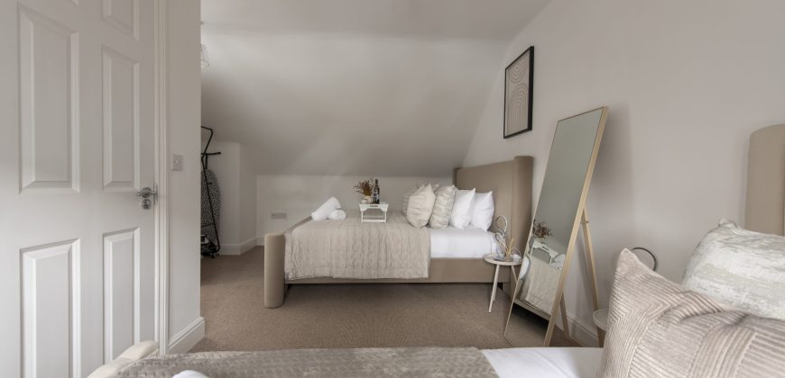 Lush 2 Bed Home I Free Parking I Near Chatham Dock