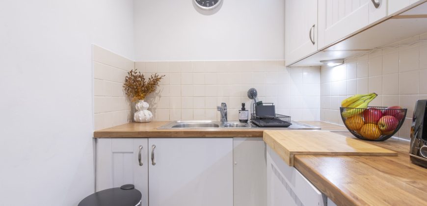 Lush 2 Bed Home I Free Parking I Near Chatham Dock