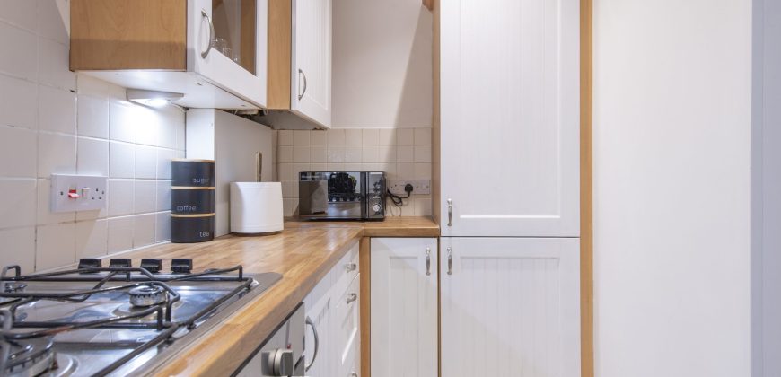 Lush 2 Bed Home I Free Parking I Near Chatham Dock