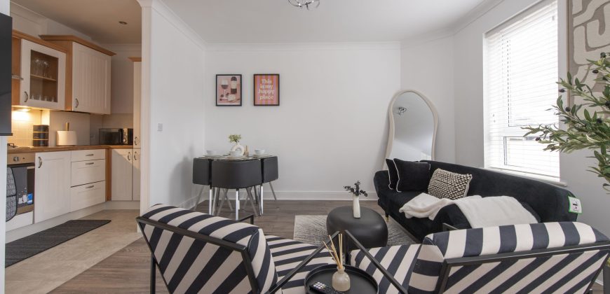 Lush 2 Bed Home I Free Parking I Near Chatham Dock