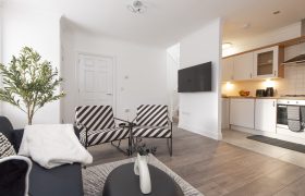 Lush 2 Bed Home I Free Parking I Near Chatham Dock