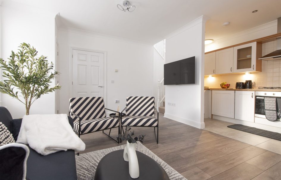 Lush 2 Bed Home I Free Parking I Near Chatham Dock