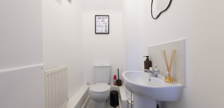 Lush 2 Bed Home I Free Parking I Near Chatham Dock