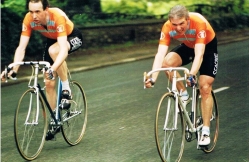 Kevin Warr (L) & Malc Davidson in a 2UP Isle of Man club trip 1987