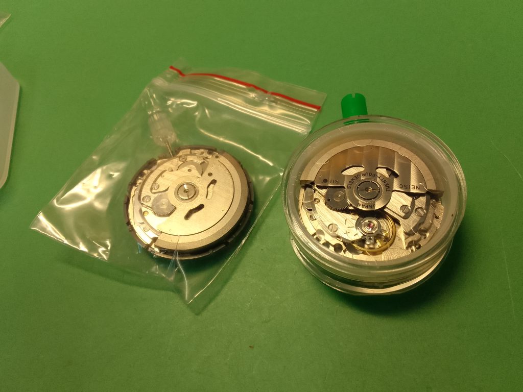Buying Seiko Mod Parts - 2x watch movements by SII (seiko) cal. NE15 & NH36 - seikomodder.com