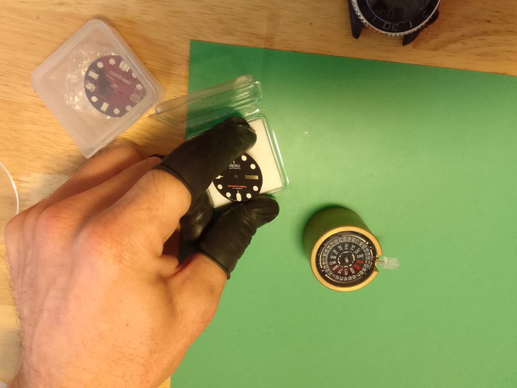 Dial Mods - How to guide -lifting an SKX dial with fingers and thumbs (hands) - Seikomodder.com