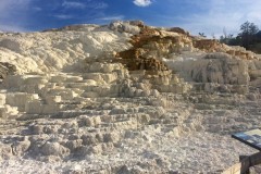 IMG_3682_b-Mammoth-Hot-Springs-Calcium-carbonate-deposition