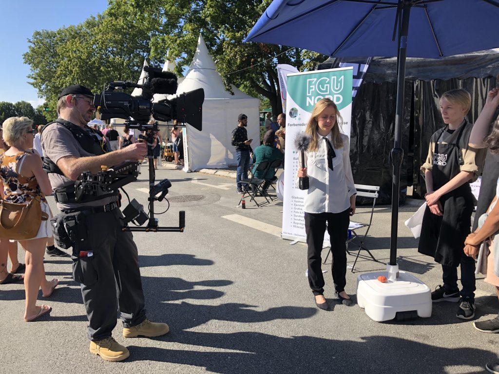 Et traditionelt steadicam. Billedet er fra Gladsaxedagen 2019, hvor klubben også var med. Det er hårdt for kroppen at bære et sådan kamera til 250-400.000 kr. Foto: Lars Laursen.