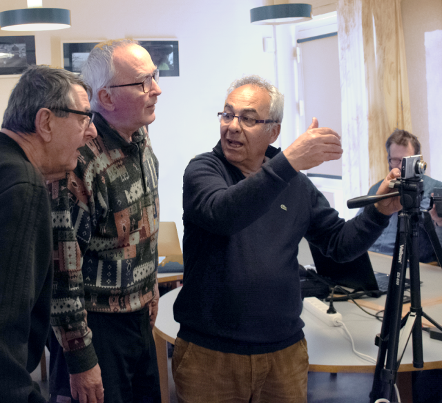 Reza leder optagelser og redigering af den kommende klubfilm. Foto: Karen Bjerggaard. 