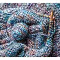 25-4-16-mermaid-tail-blanket