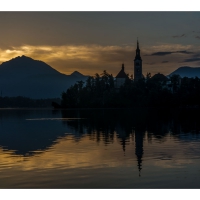 26-6-16-sunrise-lake-bled