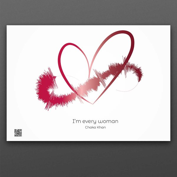 vit poster i liggande format med ett rött hjärta, på hjärtat en röd ljudvåg. Under text: "Im every woman"