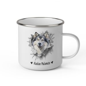 Vit emaljmugg med illustration av ett hundhuvud som "tittar ut genom" ett illustrerat hål. Hunden är av rasen Alaskan Malamute